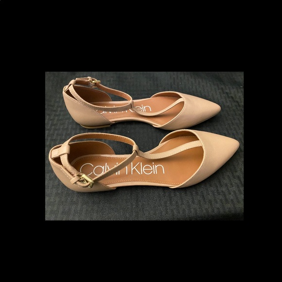 🆕CALVIN KLEIN FLATS - Picture 2 of 5